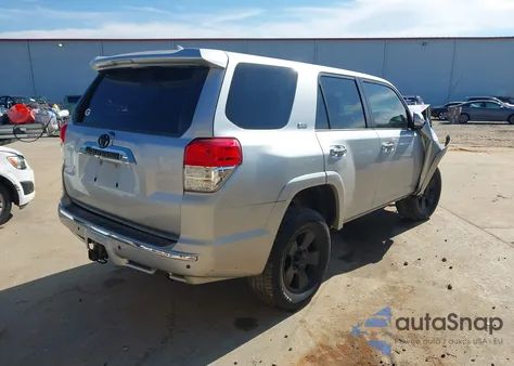 2011 Toyota 4Runner Sr5 V6 z USA, uszkodzony, nr VIN JTEZU5JR4B5019111
